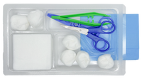 Set de pansement avec pinces, ciseaux et compresses – Carton de 5 sets