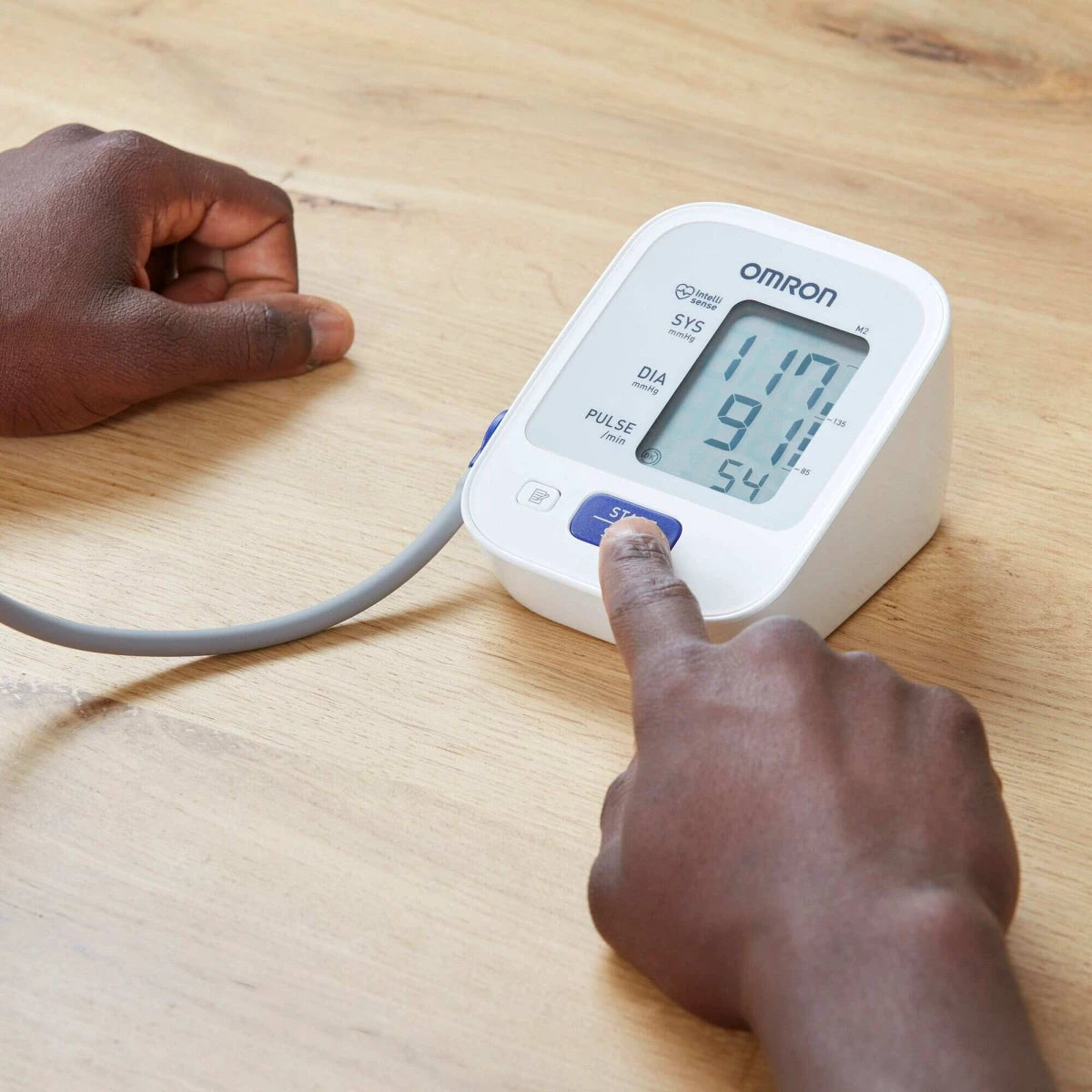 Tensiomètre électronique Omron M2+